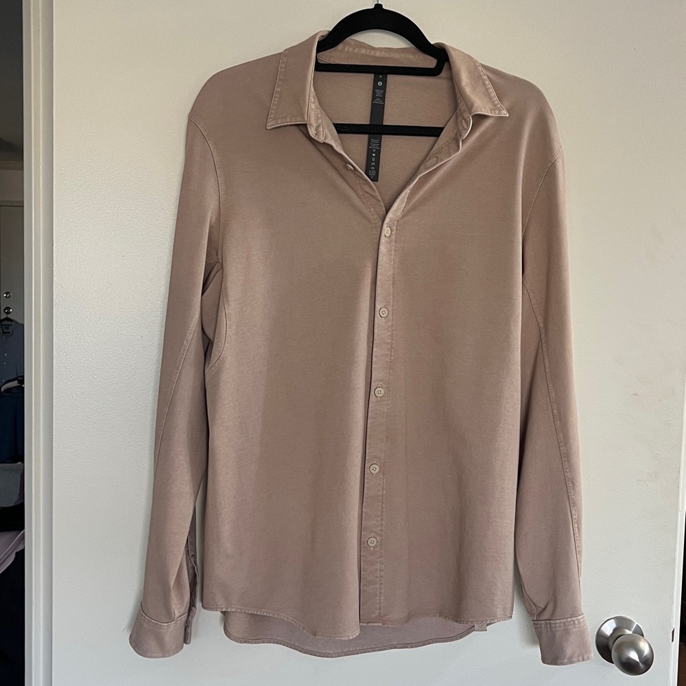 Lululemon Commission Shirt. Size Medium - Picture 5 of 9